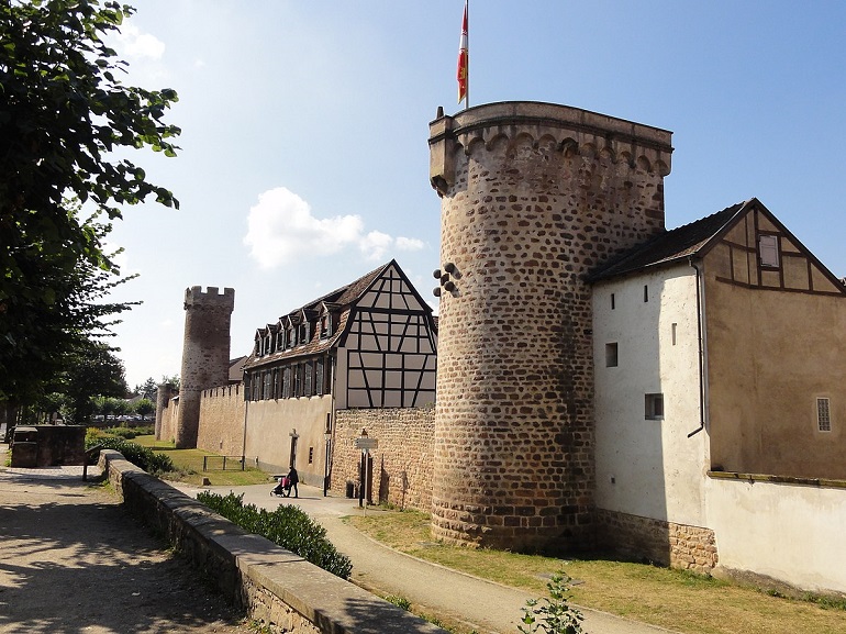 Medieval Ramparts of Obernai (© Ralph Hammann - Wikimedia Commons - CC BY-SA 4.0)
