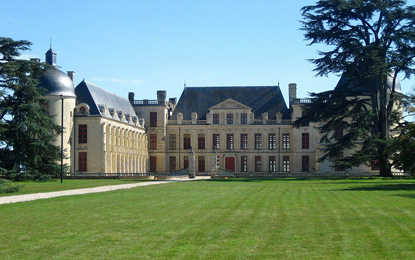 Oiron Castle, Poitou-Charentes (photo by Papay - CC BY-SA 3.0)