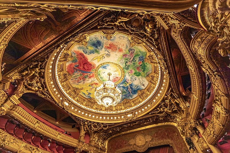 Ceiling painted by Marc Chagall inside the Opéra Garnier, Paris (photo by Ninara from Helsinki, Finland - CC BY 2.0)