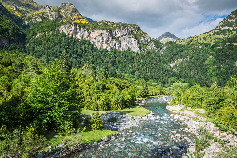 Ordesa y Monte Perdido National Park (© Lukasz Janyst | Dreamstime.com)