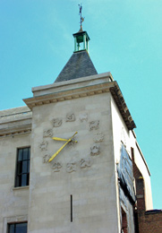 Zodiac clock on the Festival Hall, Ostend (&copy; Eupedia.com)
