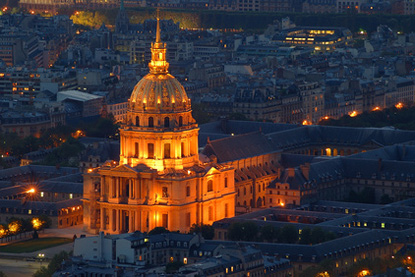 Les Invalides at night, Paris (&copy; Efbee - Fotolia.com)