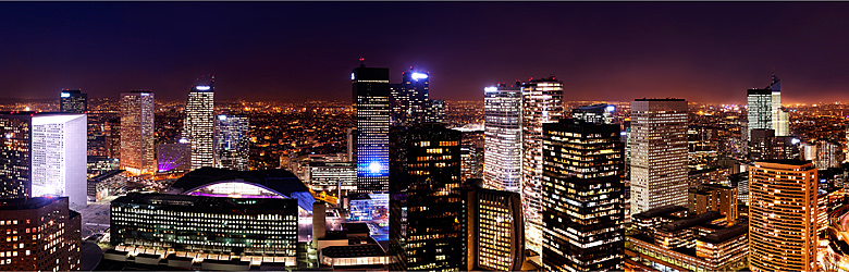 La Défense at night, Paris (photo by Dimitri Destugues - CC BY-SA 3.0)