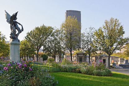 Montparnasse Cemetery and Montparnasse Tower, Paris (photo by Myrabella / Wikimedia Commons - CC BY-SA 3.0)