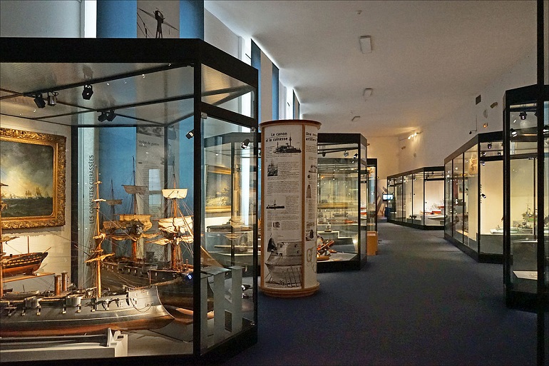Musée national de la Marine, Paris (photo by Jean-Pierre Dalbéra from Paris, France - CC BY 2.0)