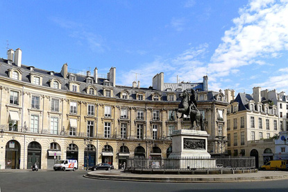 Place des Victoires, Paris (photo by Mbzt - CC BY 3.0)