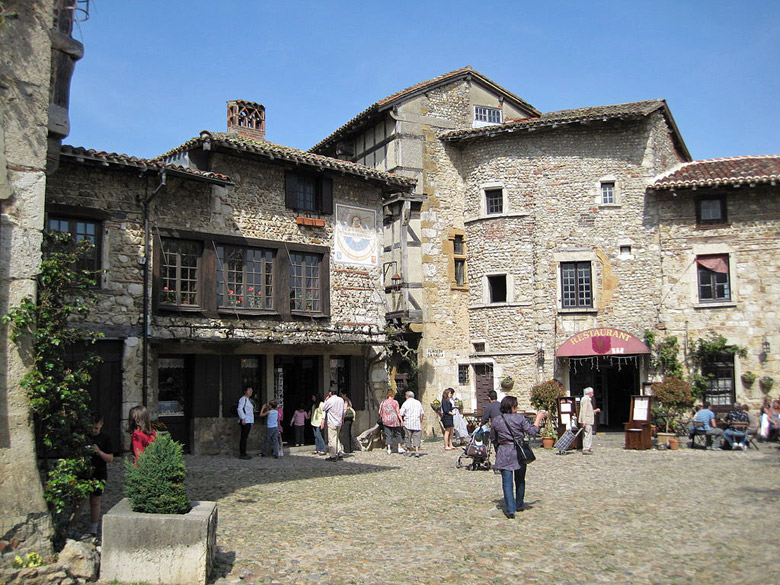 Pérouges, Ain