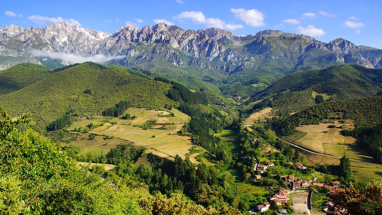 Cantabrian part of the Picos de Europa National Park (© Plotnikov | Dreamstime.com)