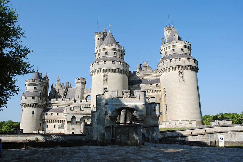 Pierrefonds Castle, Picardy (photo by Nicolas Fatous - CC BY-SA 3.0)