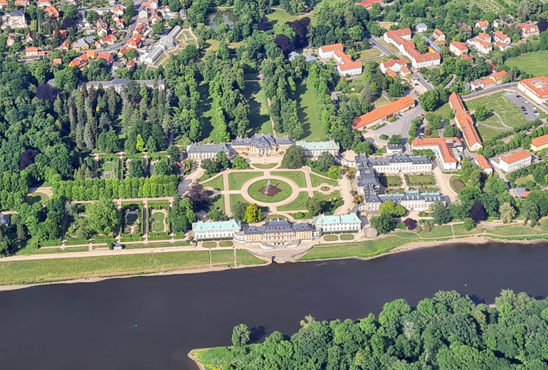 Aerial view of Pillnitz Palace (photo by Derbrauni - CC BY 4.0)