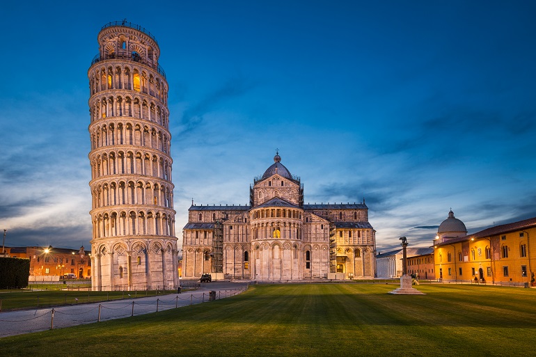 Piazza del Duomo, Pisa (© Mapics | Dreamstime.com)