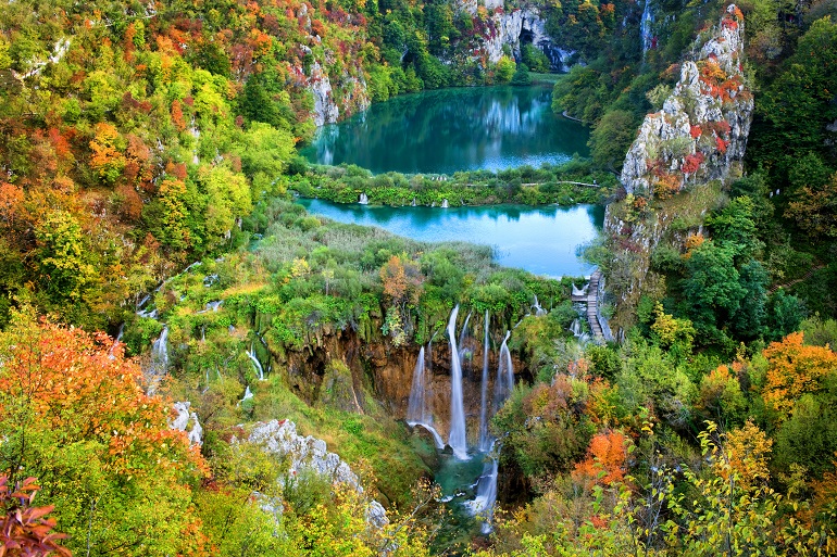 Plitvice Lakes National Park (© Artur Bogacki | Dreamstime.com)