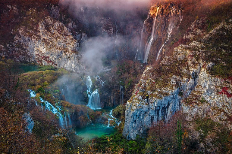 Plitvice Waterfall in autumn, Plitvice Lakes National Park (© Rudi1976 | Dreamstime.com)