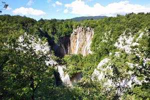 Big waterfall, Plitvice Lakes National Park (© Eupedia.com)