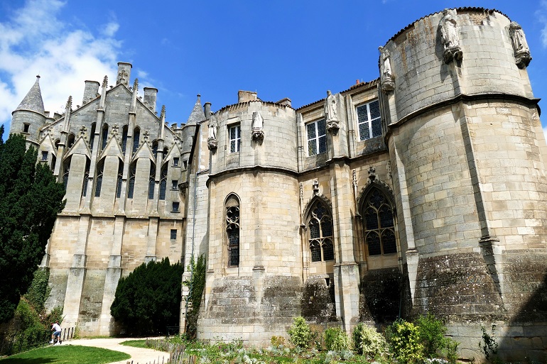 Palace of the Counts of Poitou, Poitiers (© René Yann Sanchez | Dreamstime.com)