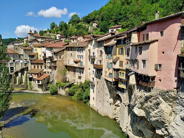 Pont-en-Royans (photo by Sebleouf - CC BY-SA 4.0)