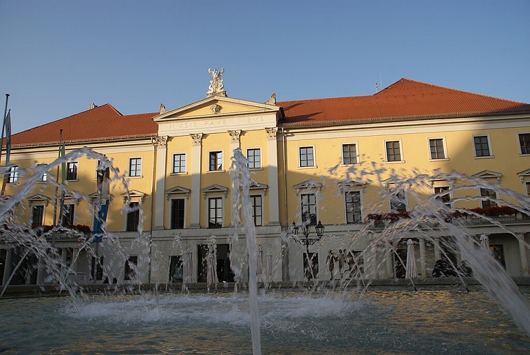 The State Theatre on Bismarckplatz, Regensburg (photo by Johanning - CC BY-SA 3.0)