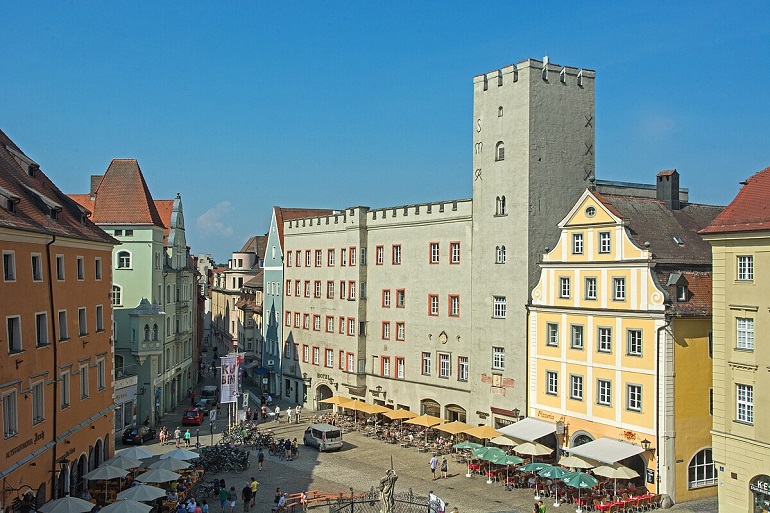 Haidplatz, Regensburg (photo by Paep56 - CC BY-SA 4.0)