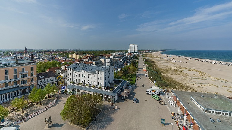 View of the beach from the lighthouse in Warnemünde, Rostock (photo by A.Savin )