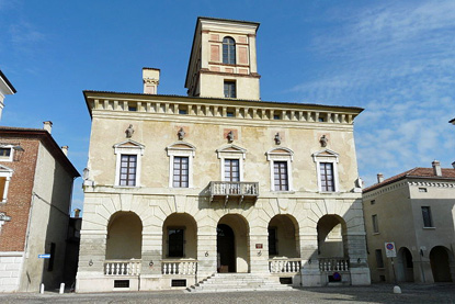 Ducal Palace, Sabbioneta (photo by Davide Papalini - Creative Commons Attribution-Share Alike 3.0 Unported license)
