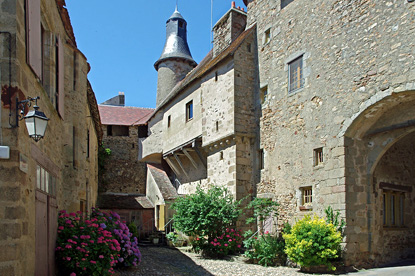 Saint-Benoît-du-Sault, Centre-Val de Loire, France (photo by Daniel Jolivet - CC BY 2.0)