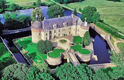 Saint-Germain-Beaupré Castle, Limousin (photo by Leaubrillante - CC BY-SA 4.0)