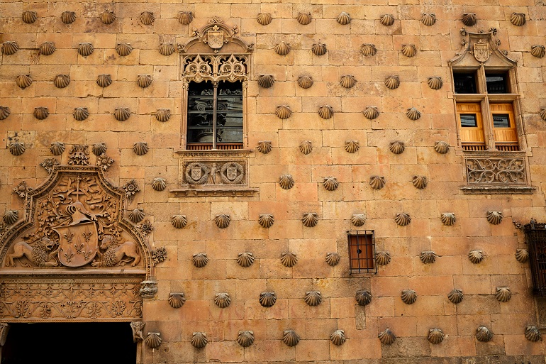 Casa de las Conchas, Salamanca (© Lunamarina | Dreamstime.com)