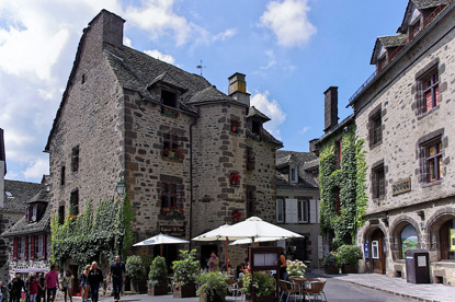Salers, Auvergne (photo by Patrick - CC BY-SA 2.0)