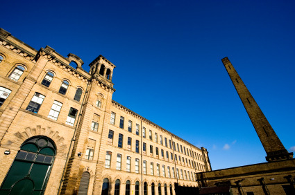 Victorian mill, Saltaire (© Duncan Walker | iStockphoto.com)