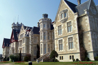 Palacio de la Magdalena, Santander (photo by Fernandopascullo - CC Attribution 3.0 Unported license)