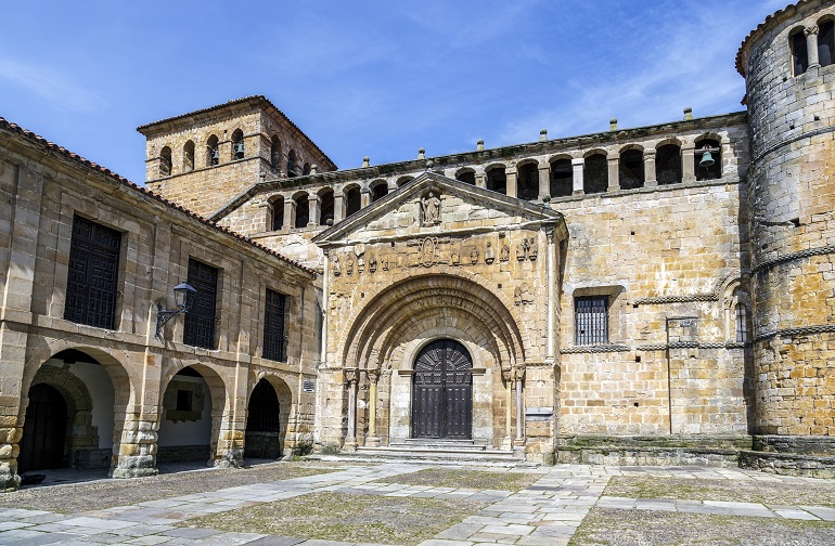 Collegiate Church of Santa Juliana, Santillana del Mar (© Carlos Soler Martinez | Dreamstime.com)