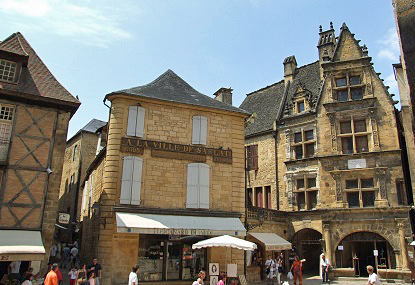 Sarlat-la-Canéda (photo by Christophe.Finot - CC BY-SA 2.5)