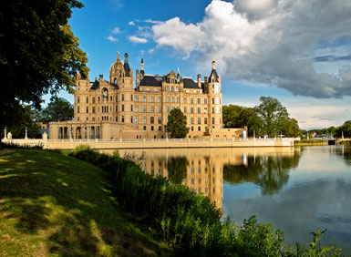 Schwerin Castle (&copy; Helgo - Fotolia.com)