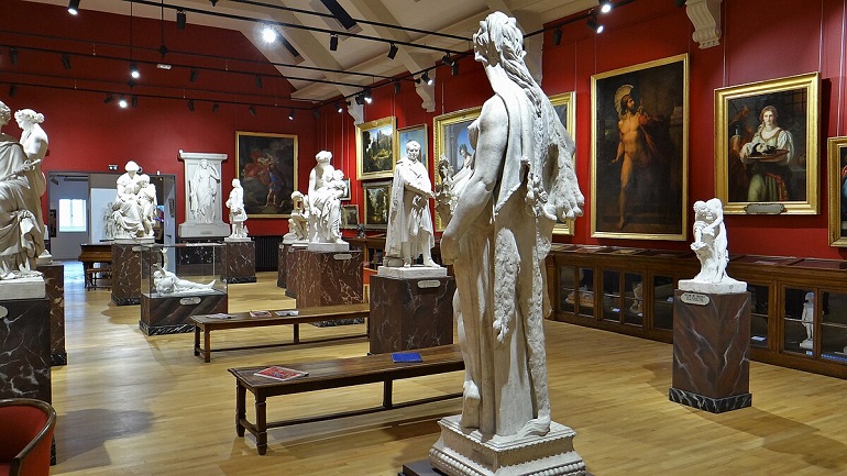 Salle des Beaux Arts, Musée de Semur-en-Auxois (photo by Ibex73 - CC BY-SA 4.0)