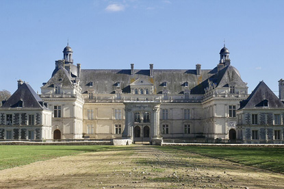 Serrant Castle, Pays de la Loire, France (photo by Petit Angevin - CC BY-SA 4.0)