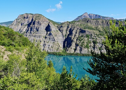 Serre-Ponçon Lake, Provence-Alpes-Côte d'Azur (photo by Zairon - CC BY 4.0)