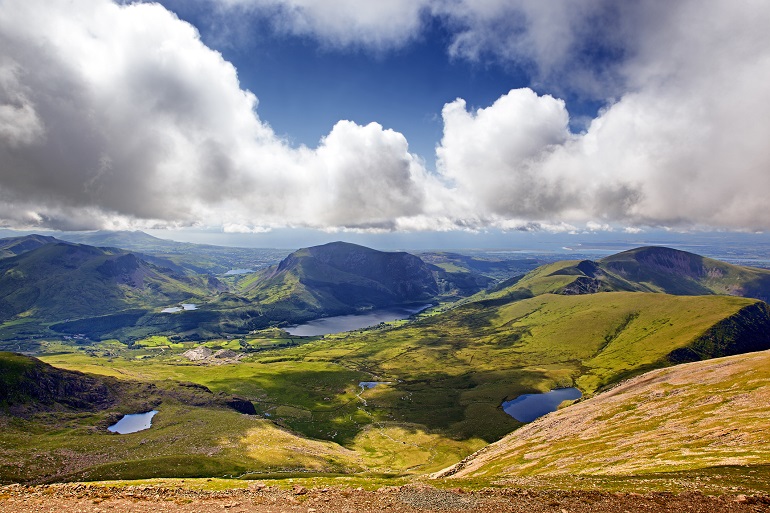 Looking from Mount Snowdon from the Llanberis Pass, Snowdonia National Park (© Rixie | Dreamstime.com)