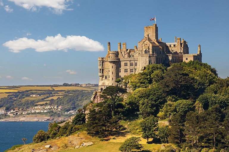 St Michael's Mount (photo by Werner Wilmes - CC BY 2.0)