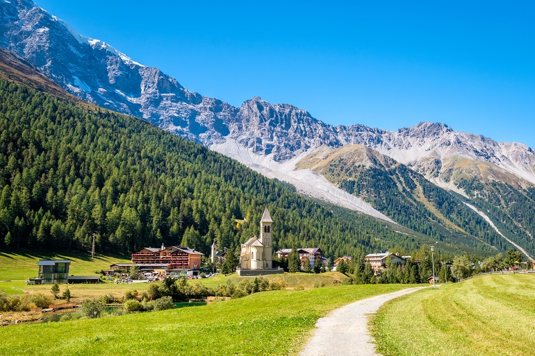 The mountain village of Sulden Vinschgau Valley, Stelvio National Park (© Chris Rinckes | Dreamstime.com)