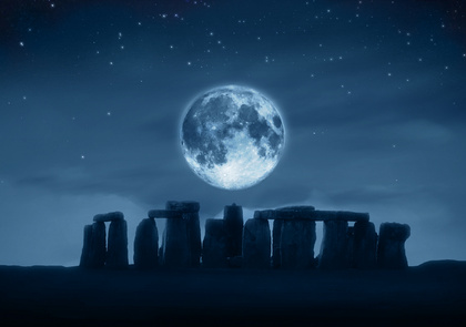 Stonehenge at night (&copy; Markus Gann | Dreamstime.com)