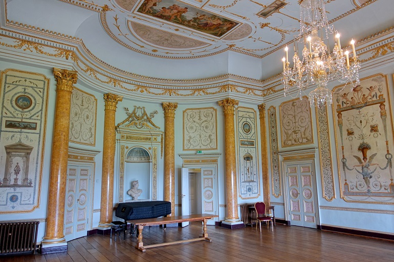 Music Room, Stowe House (photo by Daderot)