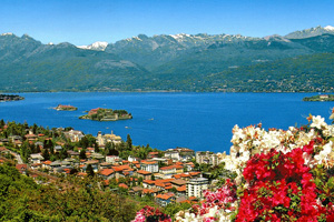 Stresa on Lago Maggiore (photo by Roger W)