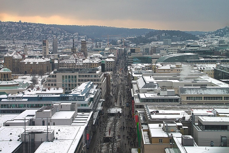 Aerial view of Königstraße in Stuttgart in winter (photo by Marek Śliwecki - CC BY-SA 3.0)