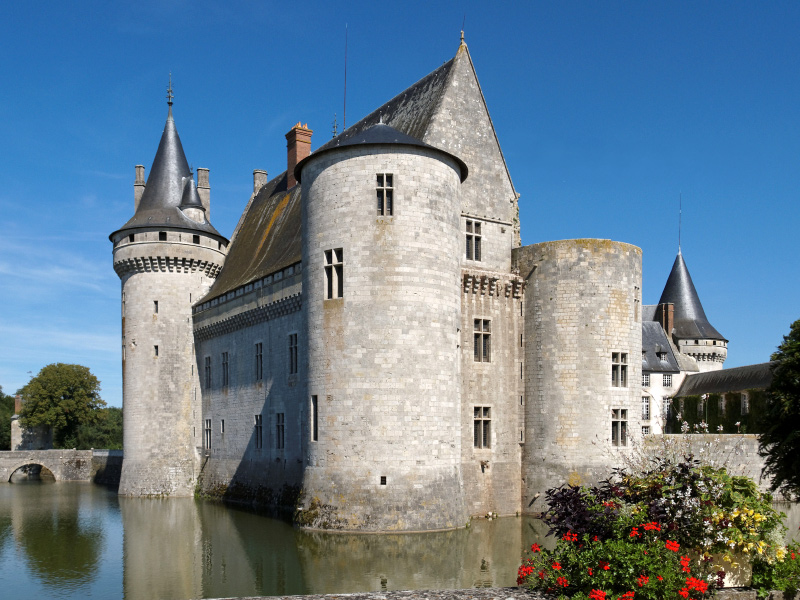 Sully-sur-Loire Castle, Centre (&copy; alain grimplet - iStockphoto.com)