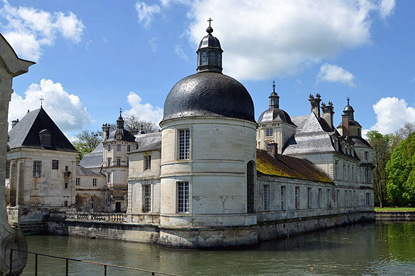 Grand château, Tanlay Castle, Burgundy (photo by Pline - CC BY-SA 3.0)