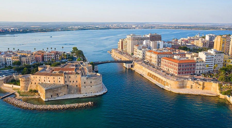Taranto, Apulia (photo by S.losavio2 - CC BY-SA 4.0)