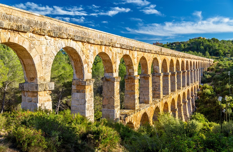 Pont del Diable in Tarragona (© Leonid Andronov | Dreamstime.com)