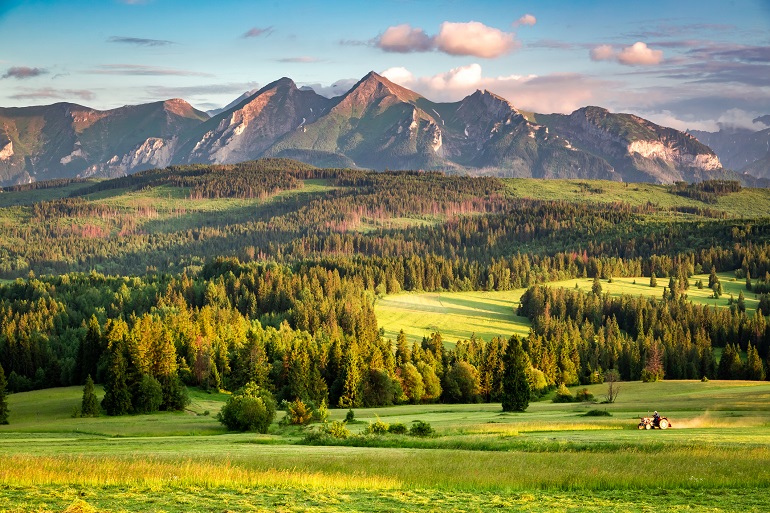 Sunset at Belianske, Tatra National Park (© Shaiith | Dreamstime.com)