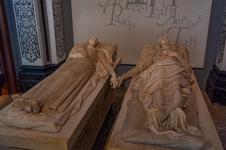 Mausoleum of the Amantes, Teruel (© Dudlajzov | Dreamstime.com)