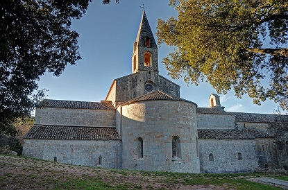 Le Thoronet Abbey, Provence-Alpes-Côte d'Azur (photo by Micleg44 - CC BY-SA 4.0)
